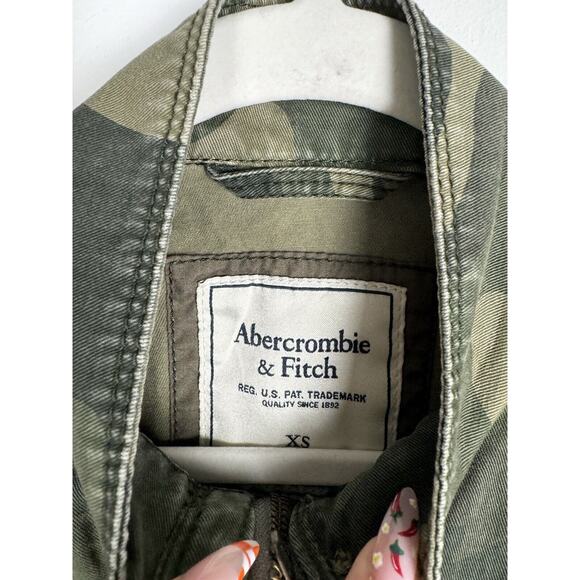 Abercrombie & Fitch Camouflage Green Gorpcore Outdoors Military Full Zip Vest - Picture 5 of 10